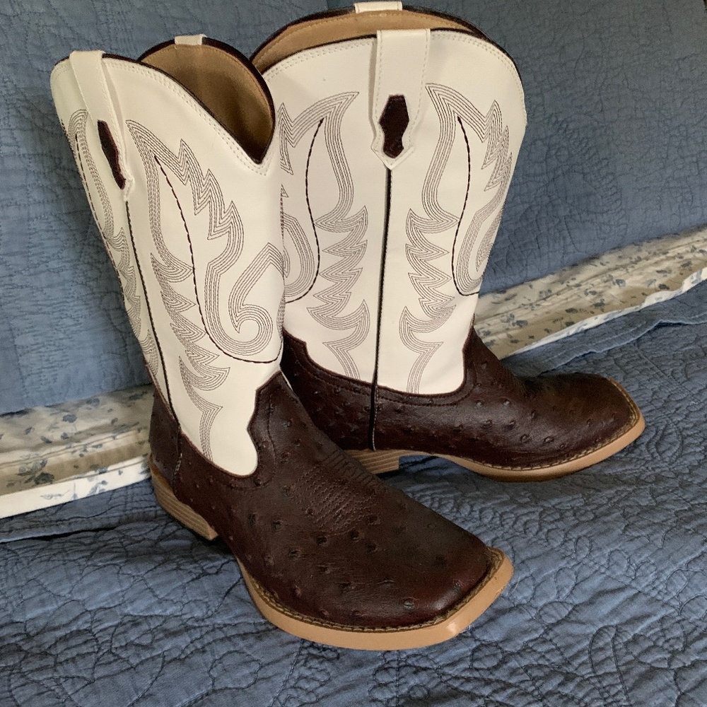 Roper big kids size 6 square toe boot